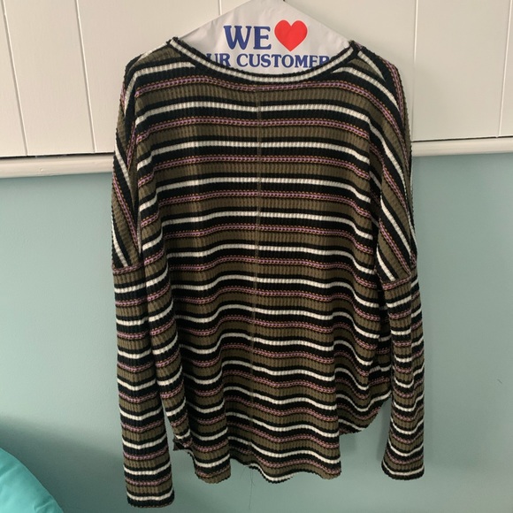 Urban Outfitters Jojo Button Thermal - Picture 3 of 3